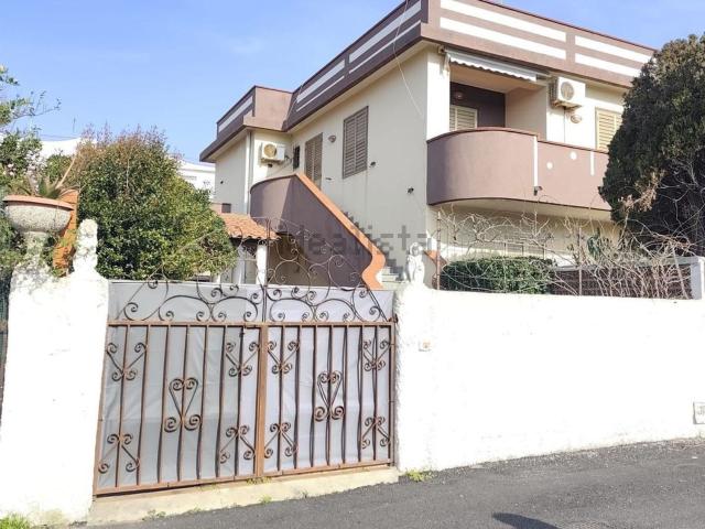Case e ville in vendita di 90 m² in Via Giampaolo II