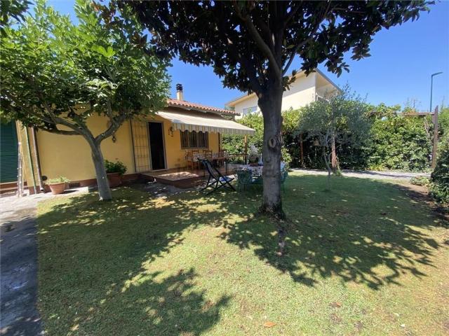 Case e ville in vendita di 90 m² in Via Huxley Aldous