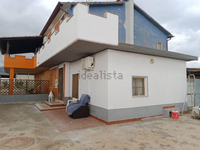 Case e ville in vendita di 90 m² in Via Migliara 45