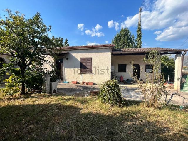 Case e ville in vendita di 90 m² in Via Panniglia III