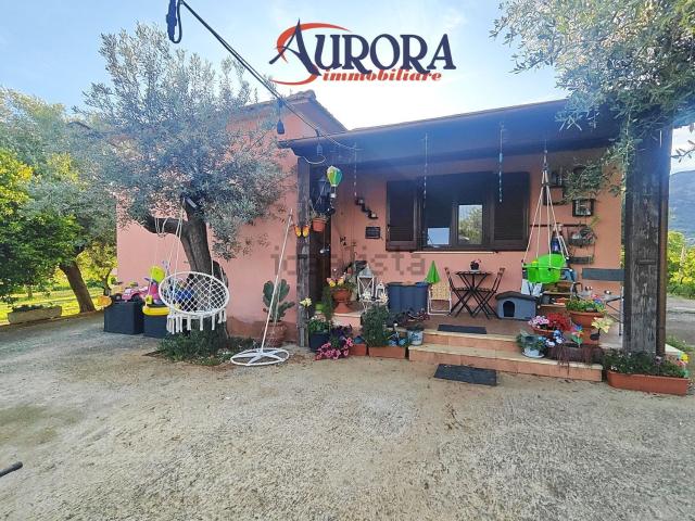 Case e ville in vendita di 90 m² in Via Scifelle