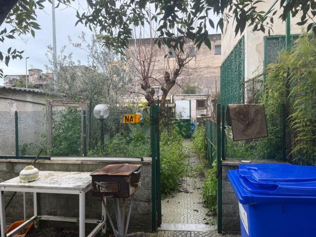Case e ville in vendita di 90 m² in Via Sottotenente Ernesto Cirillo, 100