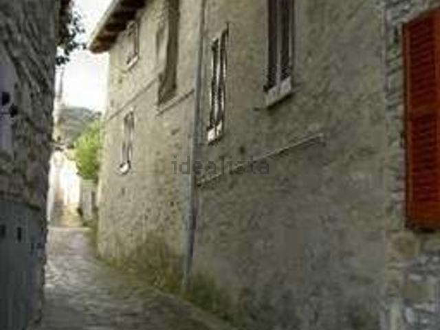 Case e ville in vendita di 91 m² in Frazione Montemartino