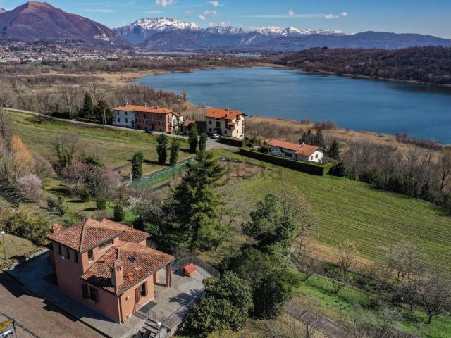 Case e ville in vendita di 920 m² in Frazione Tassera, 10