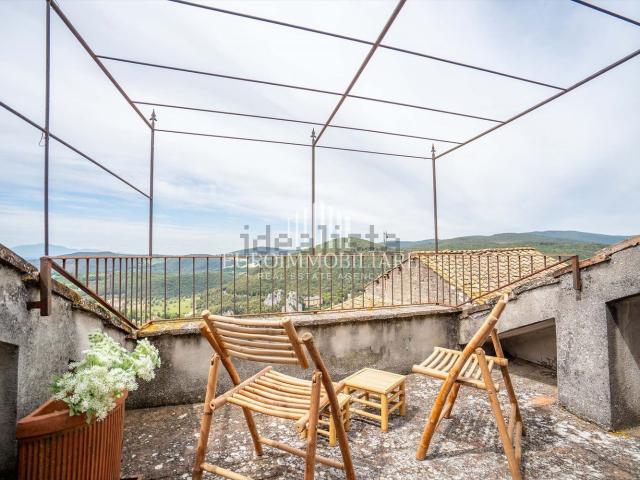 Case e ville in vendita di 923 m² in Via Garibaldi, 13