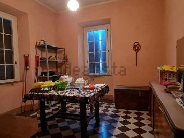 Case e ville in vendita di 930 m²