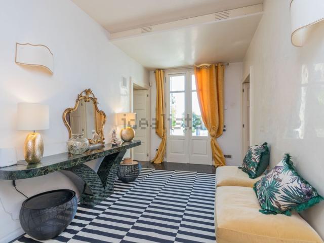 Case e ville in vendita di 930 m² in Via Roma