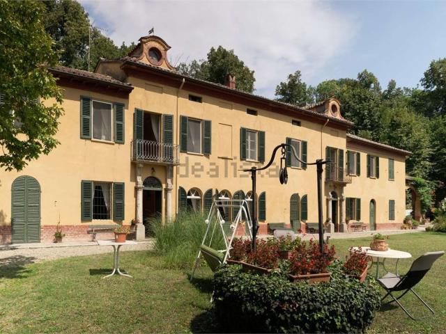 Case e ville in vendita di 932 m² in Via Falamera, 77