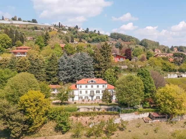 Case e ville in vendita di 935 m² in Strada Castelvecchio