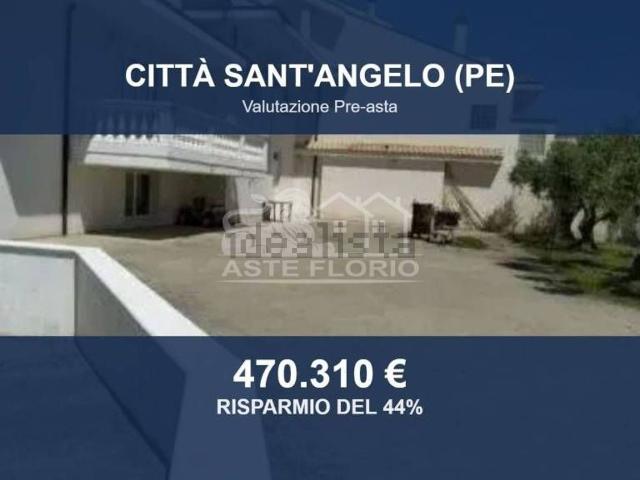 Case e ville in vendita di 937 m² in Via Mario Colella, 4