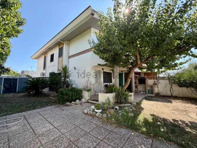 Case e ville in vendita di 97 m² in Via dei Frassini