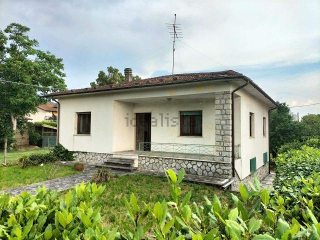 Case e ville in vendita di 97 m² in Via Montiscendi