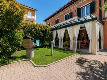 Case e ville in vendita di 97 m² in Viale Roma, 105