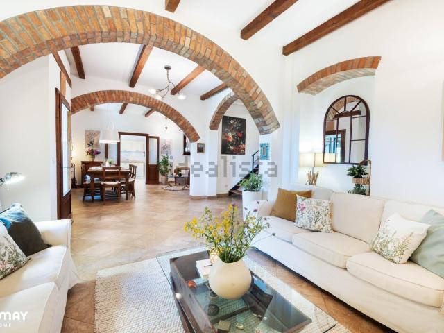 Case e ville in vendita di 948 m² in Via Ruina, 2