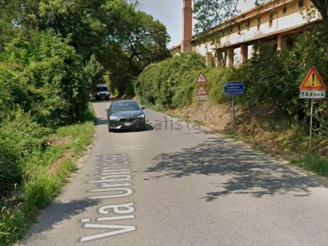 Case e ville in vendita di 94 m² in Via Degli Urbini