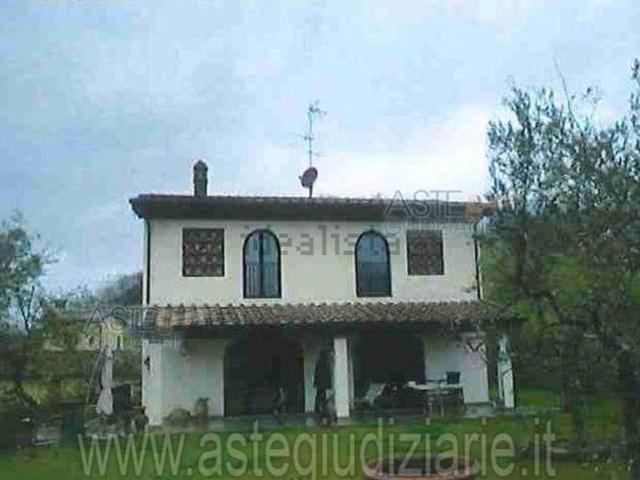 Case e ville in vendita di 94 m² in Via Degli Urbini
