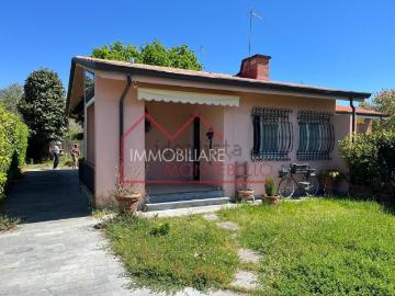 Case e ville in vendita di 94 m² in Via Matteo Civitali, 205