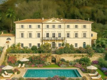 Case e ville in vendita di 950 m²