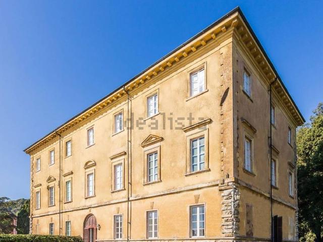 Case e ville in vendita di 950 m² in Via della croce