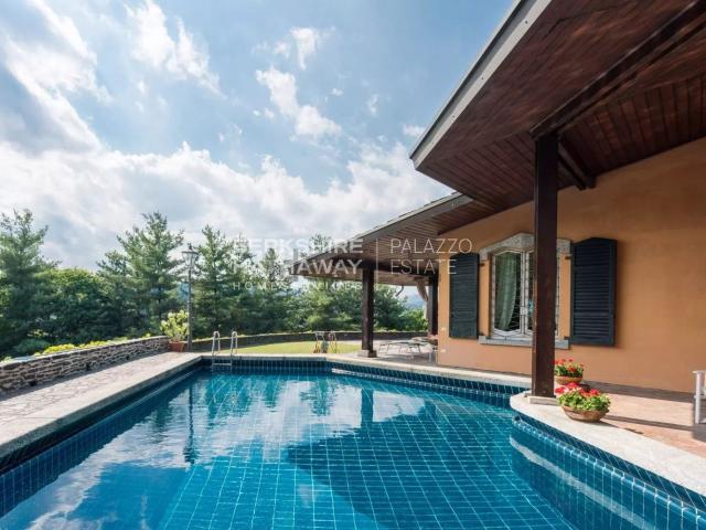 Case e ville in vendita di 950 m² in Via Oltrecolle