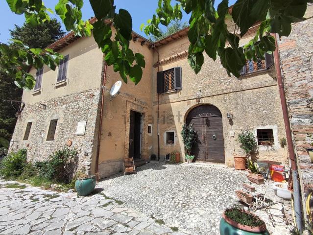 Case e ville in vendita di 950 m² in Località Torricchia