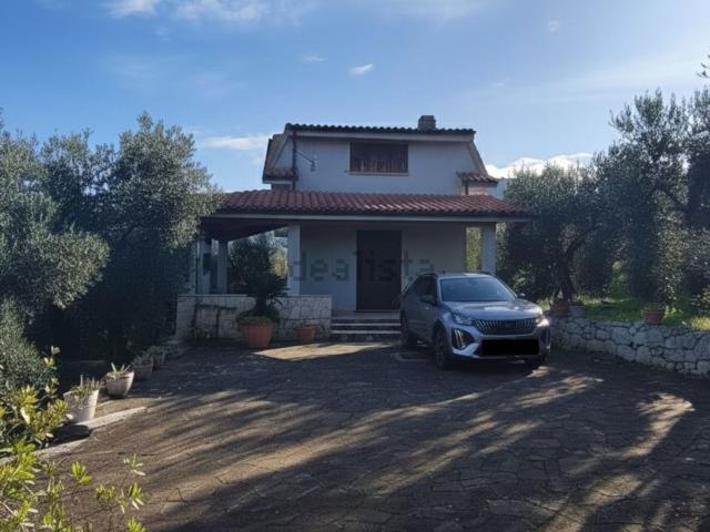 Case e ville in vendita di 95 m² in Via velasca