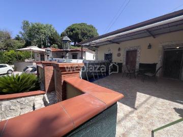 Case e ville in vendita di 95 m² in Via Vesuvio