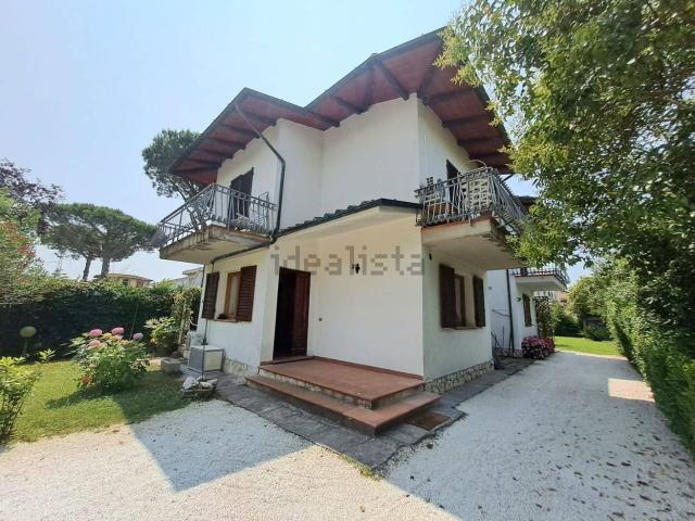 Case e ville in vendita di 95 m² in Via Foce Morta