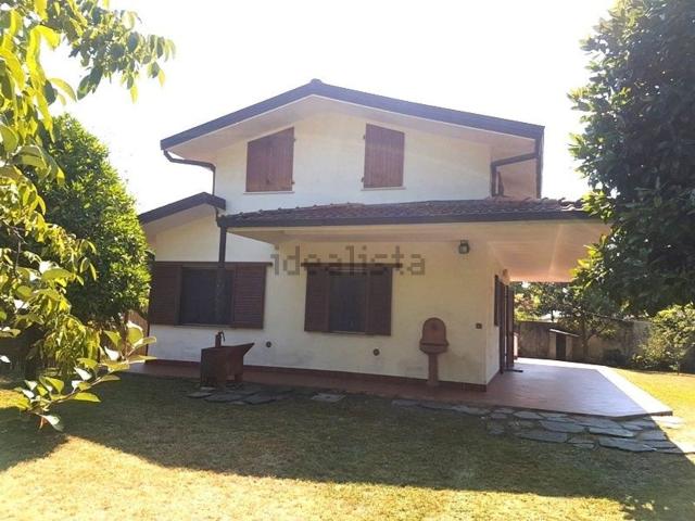 Case e ville in vendita di 95 m² in Via G. Verdi