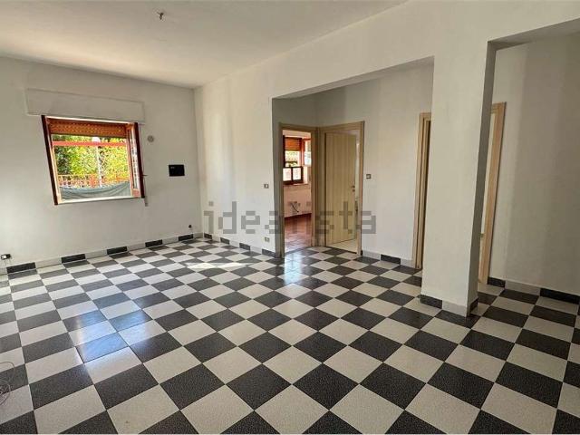 Case e ville in vendita di 95 m² in Via Giardini 18