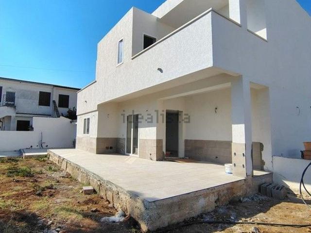 Case e ville in vendita di 95 m² in Via Piraineto