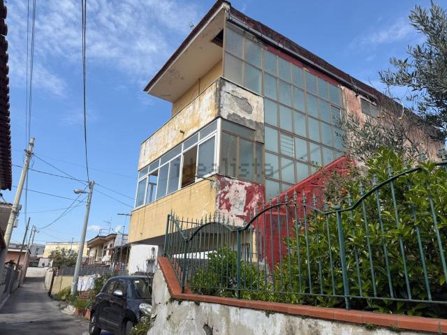 Case e ville in vendita di 95 m² in Via Promiscua, 224