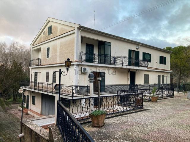 Case e ville in vendita di 960 m² in Strada Statale Corleonese Agrigentina