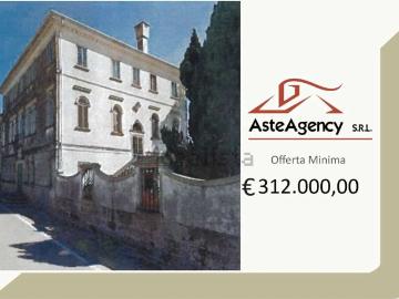 Case e ville in vendita di 964 m² in Via Cavour, 168