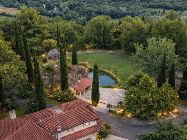 Case e ville in vendita di 968 m² in Via Salaria Vecchia località Scalette