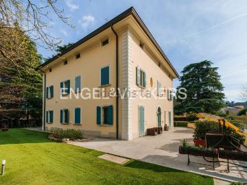 Case e ville in vendita di 969 m² in Via Porrettana, 252
