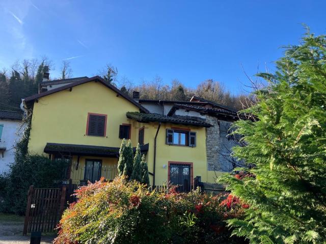 Case e ville in vendita di 96 m² in Frazione Pratolongo, 83