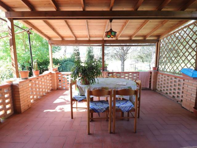 Case e ville in vendita di 96 m² in Via Vittorio Alfieri