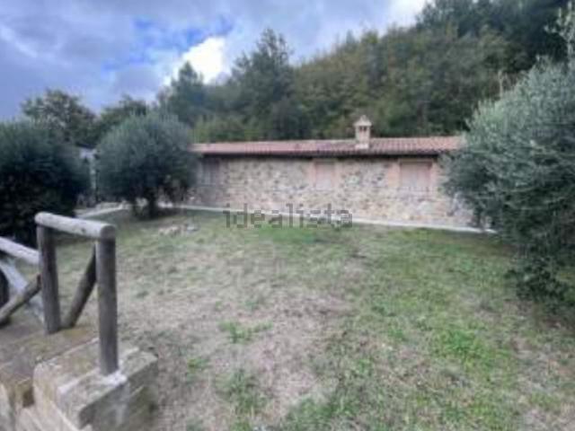 Case e ville in vendita di 96 m² in Via della Follonata