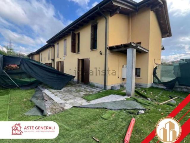 Case e ville in vendita di 96 m² in Via Massimo Samoggia, 82