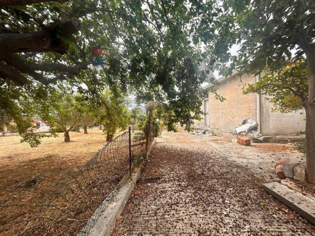 Case e ville in vendita di 96 m² in Via Papa Paolo VI, 4