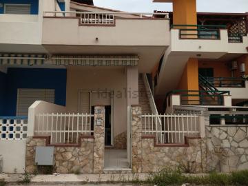 Case e ville in vendita di 96 m² in Viale Paolo Calleri, 78