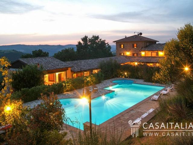 Case e ville in vendita di 979 m² in Via Romeo Sorbelli, 14