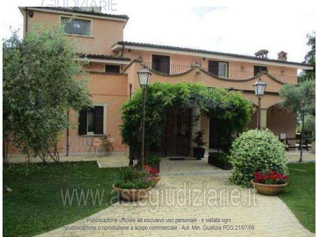 Case e ville in vendita di 985 m² in Via Moncocitto, 2