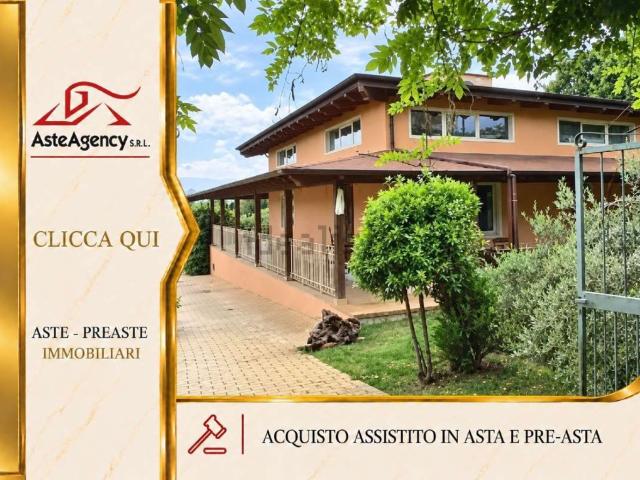 Case e ville in vendita di 985 m² in Via Moncocitto, 2