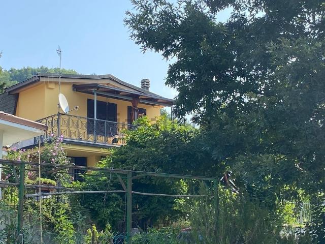 Case e ville in vendita di 98 m² in Località Fogli, 75