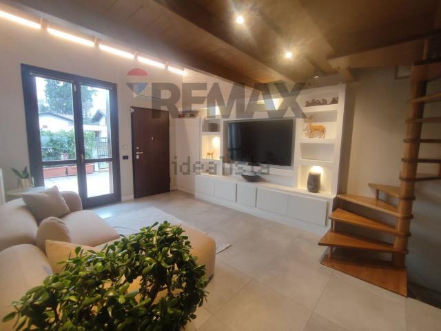 Case e ville in vendita di 98 m² in Via Leonardo da Vinci, 26