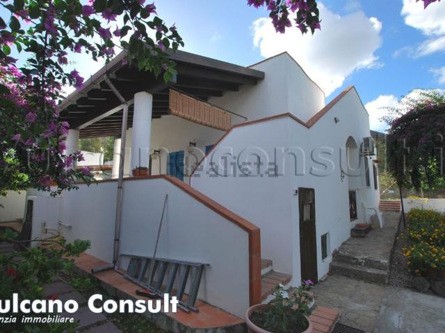 Case e ville in vendita di 98 m² in Via Mercalli, 2