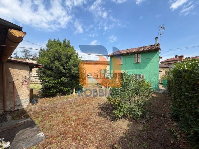Case e ville in vendita di 98 m² in Via Roma, 54