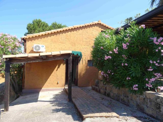 Case e ville in vendita di 99 m² in Contrada Capuccio, 17